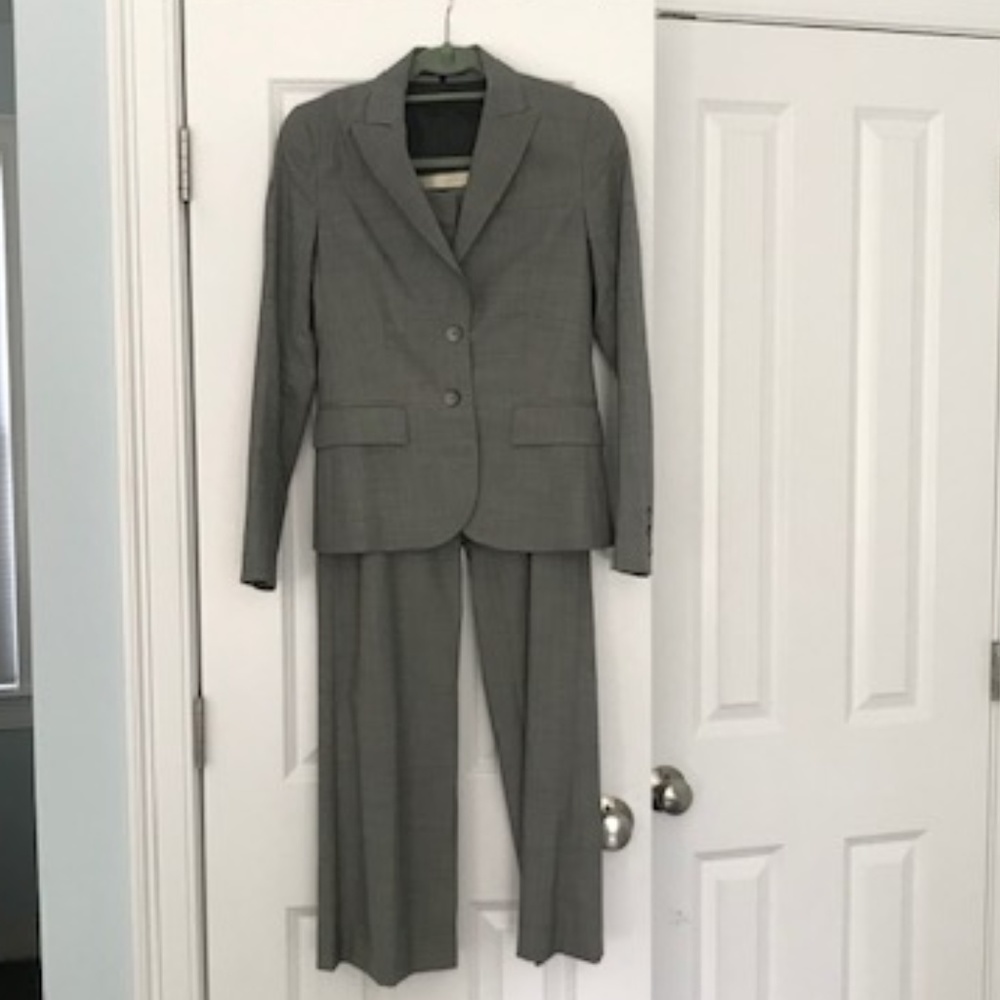 Theory Women's Light Gray Suit Size 4